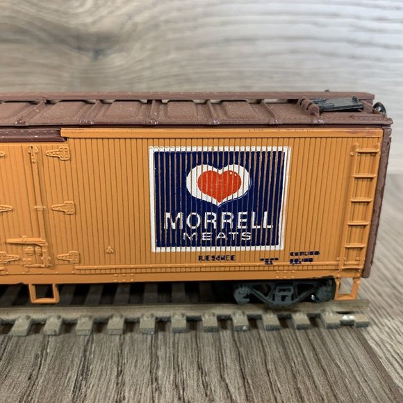 Athearn 5207 40' MORX 9089 Morrell Meats Scribed Reefer HO Scale - Picture 4 of 12